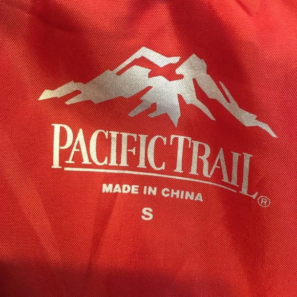 Pacific Trail Small Light weight vest gray/red - Picture 2 of 9